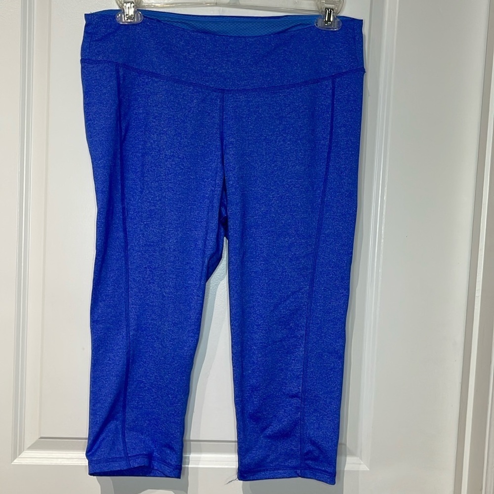 Old Navy Crop Leggings. Size XL. EUC. 19” Inseam